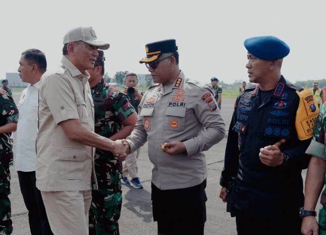  Kapolrestabes Medan Sambut Kunjungan Menteri Pertahanan RI di Lanud Soewondo