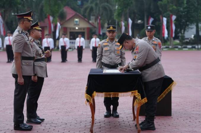  Kapolda Sumut Pimpin Serah Terima Jabatan PJU dan Kapolres