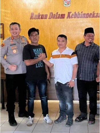  Kapolresta Deli Serdang dan Kesbangpol Fasilitasi Mediasi Perkelahian Antar Kelompok Masyarakat di STM Hilir