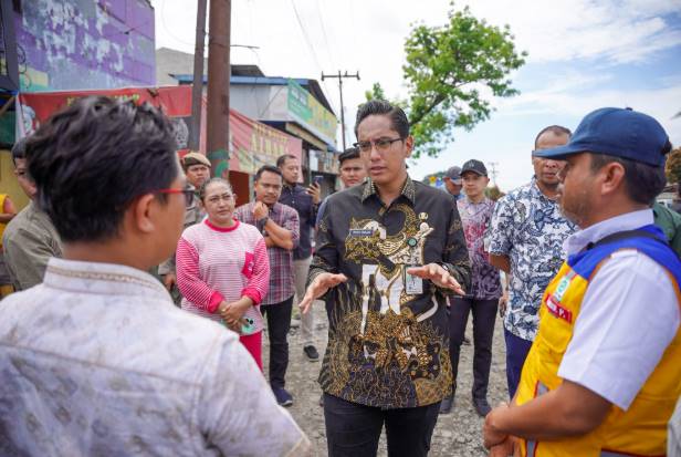  Rusak Parah, Picu Kemacetan, Rico Waas Minta Balai Besar Pelaksanaan Jalan Nasional Perbaiki Jalan Simpang KIM