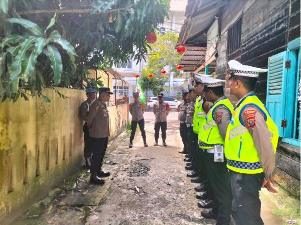  Polres Batubara Dan Jajaran Lakukan Pengamanan Ibadah Malam Kamis Putih Peringati Hari Kenaikan Isa Al-Masih Tahun 2025