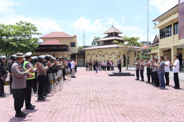  Polres Tanjungbalai Gelar Latihan Kesiapsiagaan Personel Mengendalikan Massa Jelang May Day 2025