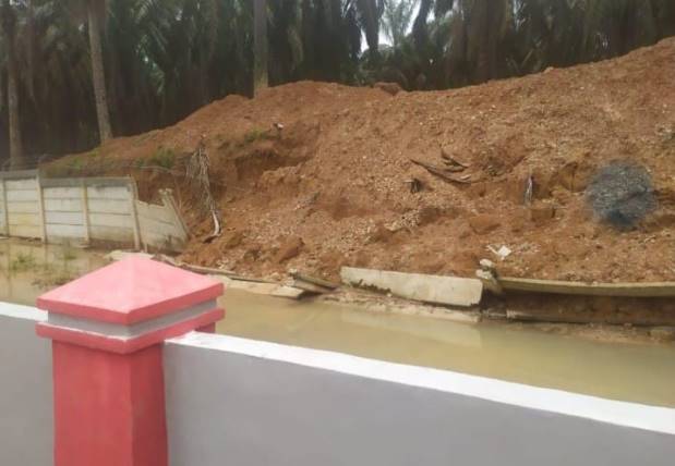  Proyek Bangunan Pagar Pembatas Lapas Kota Pinang Ambruk