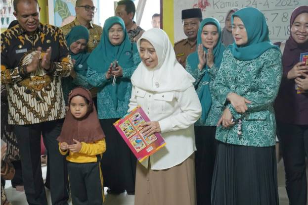  Ketua PKK Asahan Dampingi Wakil Ketua PKK Sumut Kunjungi Posyandu dan PAUD