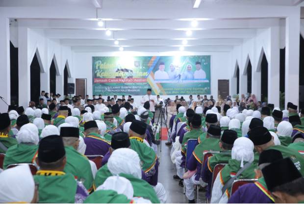  Bupati Lepas Jemaah Calon Haji Kabupaten Asahan di Gedung Tahfidz Masjid Agung Haji Achmad Bakrie