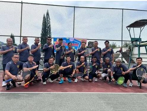  Pelindo Group Gelar Pertandingan Tenis Lapangan Persahabatan