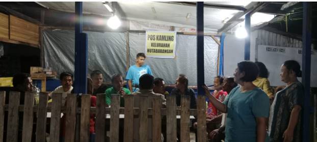  Ajak Warga Perangi Aksi Premanisme, Bhabinkamtibmas Kunjungi Pos Satkamling