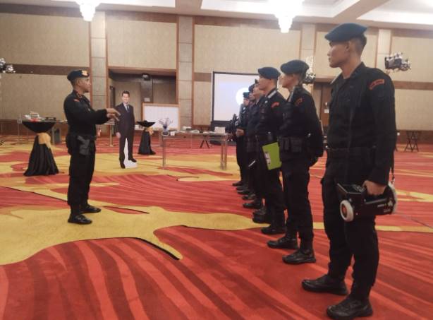  Detasemen Gegana Brimob Polda Sumut Laksanakan Sterilisasi Ketat Perayaan American Independence Day di Medan