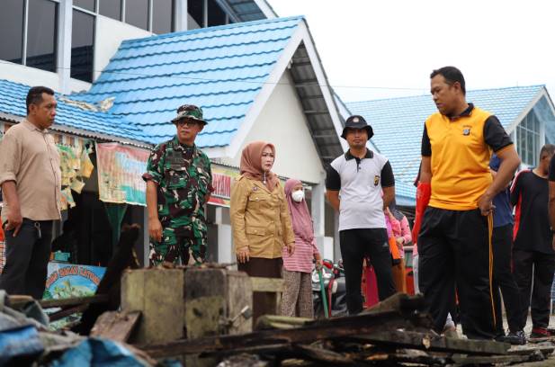  Karya Bakti Pembersihan Pasar Sentral Bungku, Wabup Iriane Iliyas Dorong Gerakan Jumat Bersih Rutin