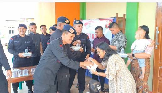  Personel Brimob Batalyon C Gelar Minggu Kasih di Gereja Oikumene