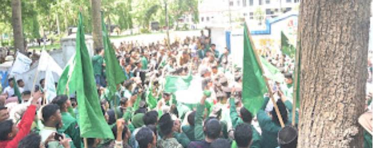  Ribuan Warga Al Washliyah Sumut ‘Serbu’ Kantor Bupati Deliserdang