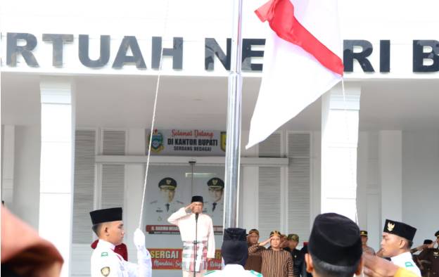  Peringati Hardiknas 2025, Bupati Sergai: “Pendidikan Adalah Hak Asasi dan Pilar Peradaban”