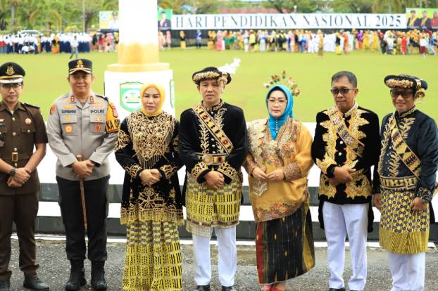  Baju Adat Nusantara Warnai Upacara Hardiknas 2025 di Kabupaten Morowali