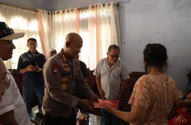  Brimob Polda Sumut Peduli, Jenguk Tokoh Karate INKANAS Yang Sakit, Wujud Empati dan Penghormatan