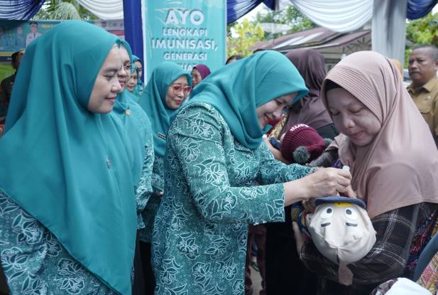  Ketua Tim Pembina Posyandu Asahan Tinjau Launching Pekan Imunisasi Dunia 2025