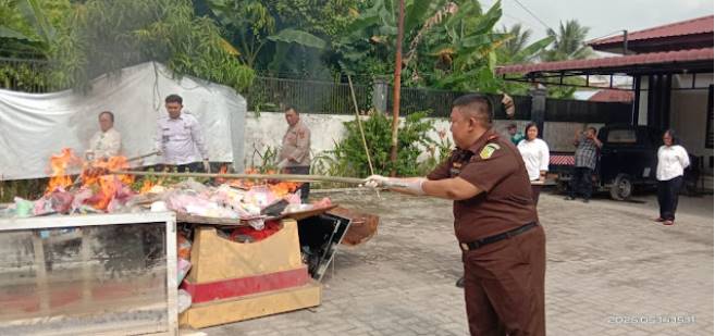  Cabjari Labuhan Deli Musnahkan Barang Bukti dari 363 Perkara