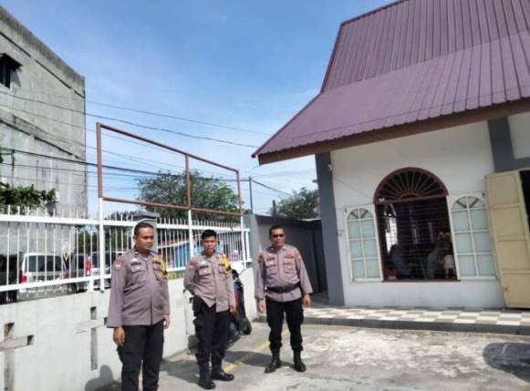  Polsek Rumbai Pesisir Amankan 12 Gereja Saat Ibadah Kenaikan Isa Almasih 2025