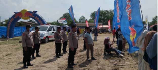  Kabag Ops Polres Batubara Cek Personil Kawal Pengamanan Event Grasstrack dan Motorcross