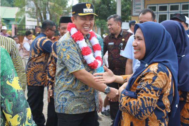  Bupati Morowali Bersama Rombongan Kunjungan Sekaligus Peletakan Batu Pertama 4 Ruang Kelas SDN 2 Bahonsuai