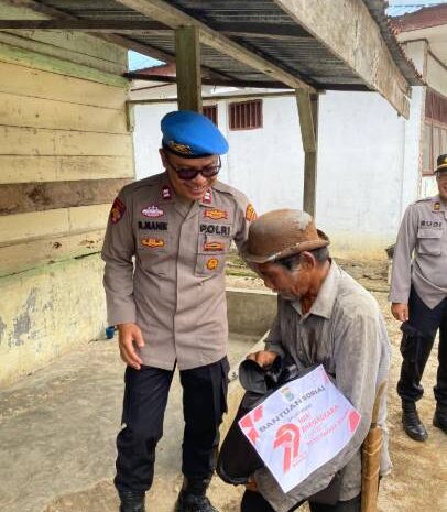 Polri Untuk Masyarakat, SiPropam Polres Pakpak Bharat Bagikan Bansos Dalam Rangka Hut Bhayangkara Ke-79