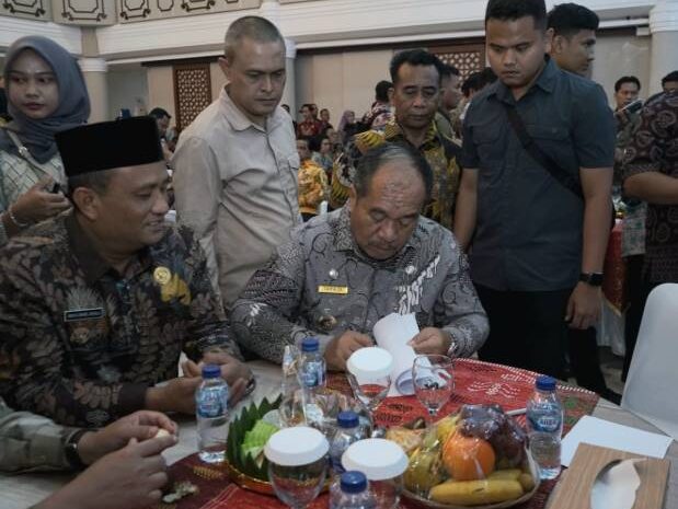  Bupati Asahan Tanda Tangani Nota Kesepahaman Program Makan Bergizi Gratis