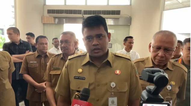  Gubernur Bobby Tegaskan Proyek Jalan di Sumut Tetap Lanjut