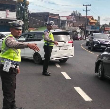  Pengamanan Jalur Wisata di Tanah Karo Ditingkatkan Selama Libur Sekolah, Arus Ramai Lancar