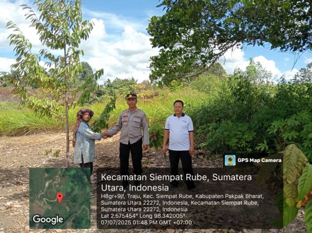  Kapolsek Sukaramai Turun Langsung Cek Lokasi Penanaman Serentak di Kecamatan Siempat Rube