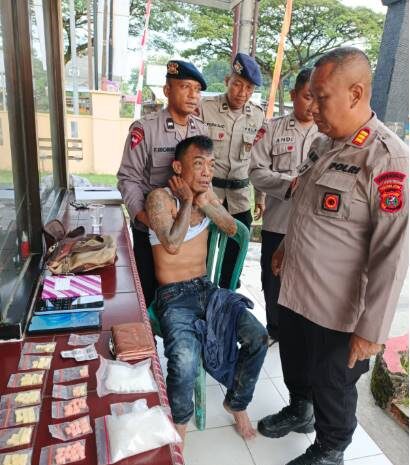  Brimob Respon Cepat Aduan Masyarakat di Tanjung Morawa, Pria Kecelakaan Ternyata Bawa Narkoba