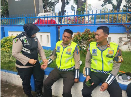  Pastikan Personel Tetap Prima, Kompol Gabriellah Pimpin Pemeriksaan Kesehatan Sebelum Operasi Patuh Toba 2025