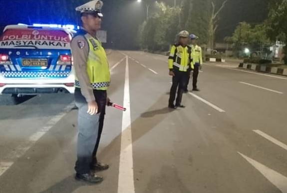  Polres Langkat Kerahkan Personel Patroli Malam Hari Antisipasi 3C dan Premanisme