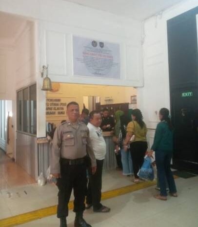  Personil Polsek Labuhan Ruku Berjaga di Lapas Klas IIA Labuhan Ruku Siap Amankan Situasi