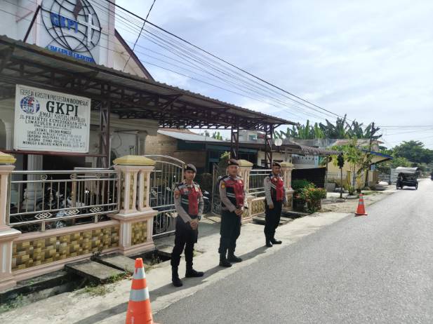  Sat Sabhara Polres Batubara Siaga Amankan Kegiatan Ibadah di Gereja