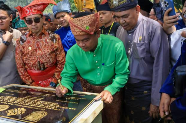  Menteri Kebudayaan RI Hadiri Puncak Tradisi Jamu Laut di Sergai, Komitmen Pelestarian Budaya Diperkuat