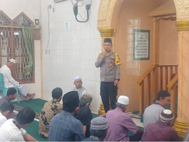  Kunjungi Masjid Raudhatul Jannah Sibolga, Polres Sibolga Sampaikan Pesan Kamtibmas di Jumat Curhat