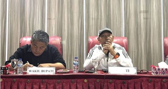  Bupati Taput Tegaskan Percepatan Kinerja: Jangan Tunggu Perintah, Cari Peluang!