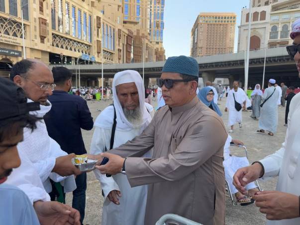  Sang Pejuang Dhuafa “Jum’at Barokah” di Masjidil Harom Mekah