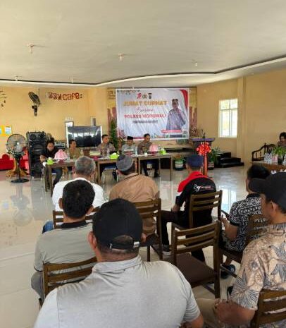  Kapolres Morowali Gelar Jumat Curhat di Desa Tofuti, Dengar Langsung Aspirasi Warga