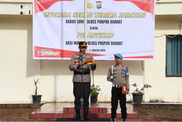  Kapolres Pakpak Bharat Pimpin Sertijab Kabag SDM dan Pelantikan Kasi Humas