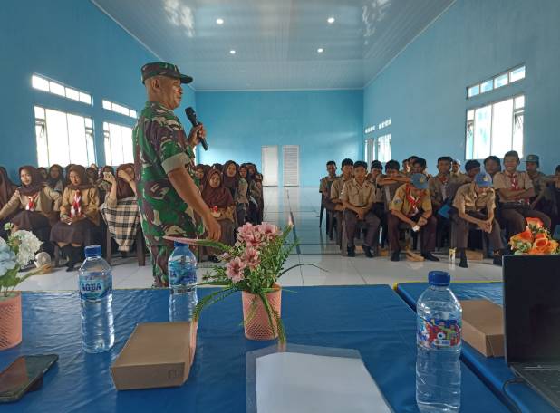  Peringati Hut RI Ke-80, Serma Ady Mulyadi Berikan Wawasan Kebangsaan Kepada Siswa SMK Alkhairaat Padabaho