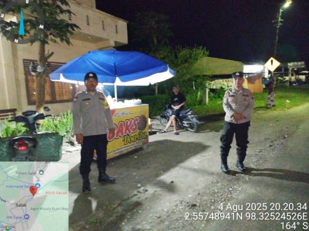  Polres Pakpak Bharat dan Jajaran Patroli Sambang Dialogis Pastikan Aktivitas Masyarakat Berjalan Baik