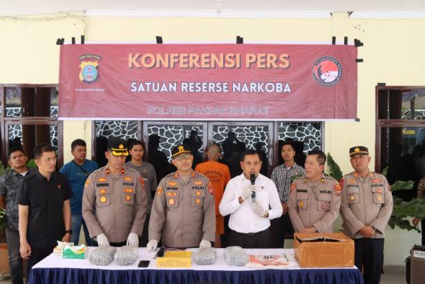  Komitmen Polres Pakpak Bharat Berantas Narkoba, 4 Kg Ganja Berhasil Disita Dari Kurir