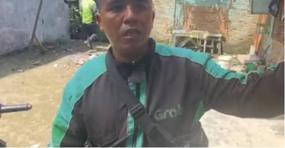  Driver Ojol Luka Ditikam Begal Disiang Bolong