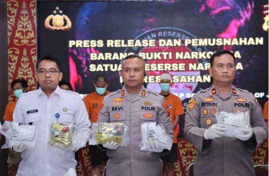  Polres Asahan Gelar Tangkapan 33 Kg Sabu Beserta 6 Kurir