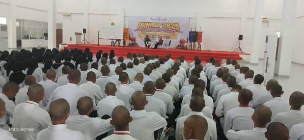 Personil Koramil 1311-09/ Bahodopi Berikan Pembekalan Wawasan Kebangsaan Kepada Mahasiswa Baru Poltek Industri Logam Morowali