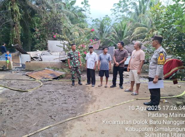  Polsek Serbalawan Tangani Kebakaran Rumah Kontrakan, Kerugian Capai Rp 132 Juta