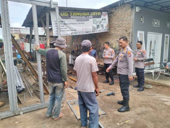  Sat Binmas Polres Tebing Tinggi Sambang Ke Bengkel dan Sampaikan Pesan Kamtibmas