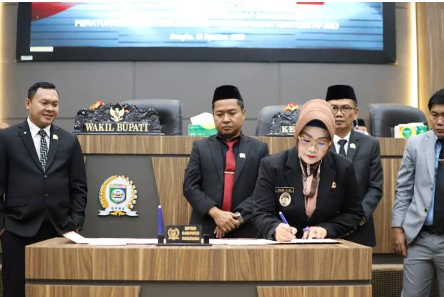  Pemkab Morowali dan DPRD Teken Nota Kesepahaman RPJMD 2025–2029