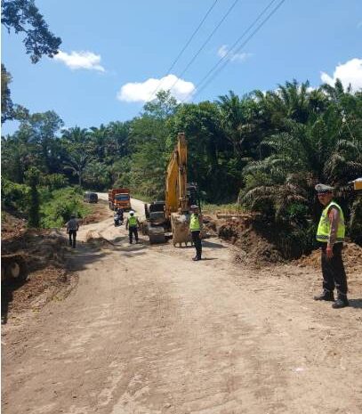  Arus Jalinsum Dairi – Subulussalam Sudah Lancar, Polisi dan BPBD Siaga di Lokasi