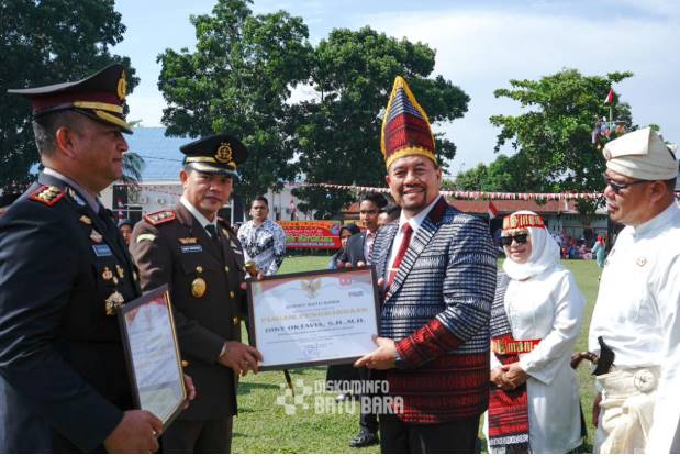  Hut Ke-80 RI, Bupati Batubara Berikan Penghargaan Kepada ASN dan Instansi Lainnya